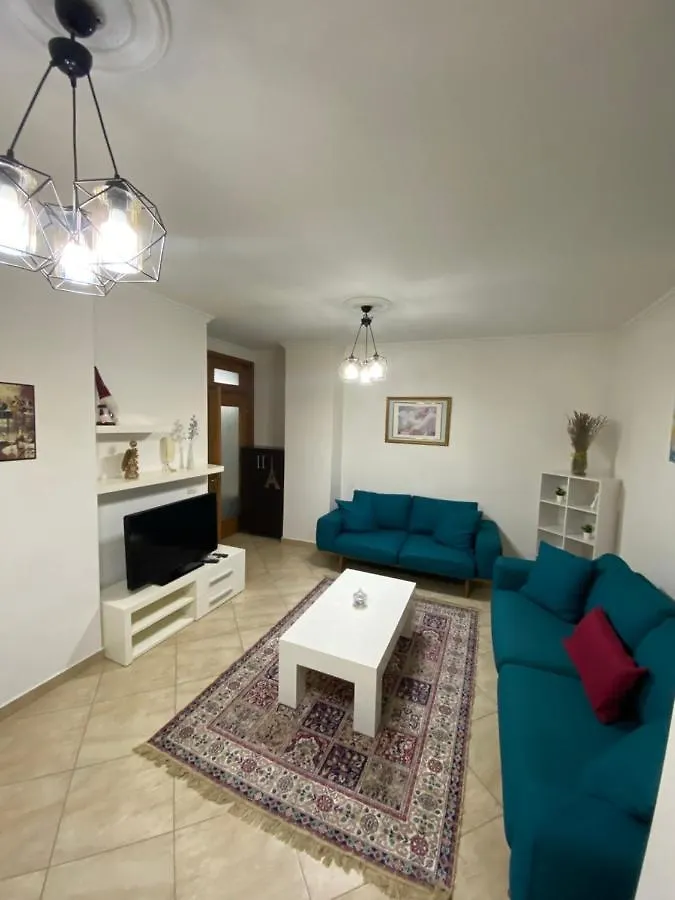 Chlo Apartment 3 Tirana Albania