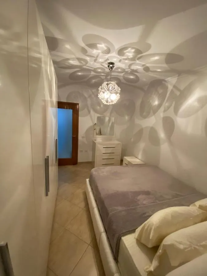 Chlo Apartment 3 Tirana 0*,